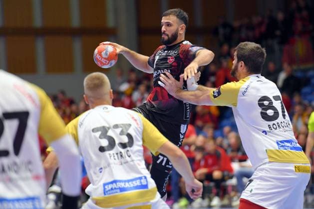 Mohamed Amine Darmoul MT Melsungen 71 on the ball , Stefan Petric RK Vardar Skopje 33 , Vuko Borozan RK Vardar Skopje 87 R , GER, MT Melsungen MKD, RK HC Vardar Skopje 1961, Handball, EHF European League Men, Group Matches, Season 2024 2025, 15 10 2024, GER, MT Melsungen MKD, RK HC Vardar Skopje , Handball, EHF Men, Group Matches, 15 10 2024 Kassel Copyright: xEibner-Pressefotox xRolandxSippex EP_RSL