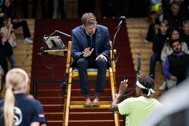 241015 Elias Ymer of Sweden talks to the chair umpire after a men s singles tennis match during day 4 of the ATP 250 Nordic Open on October 15, 2024 in Stockholm Photo Emma Wallskog BILDBYRAN COP 320 EW0443 tennis atp 250 nordic open day 4 bbeng depp domare  Copyright: EMMAxWALLSKOG BB241015EW028