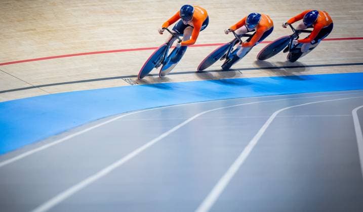 BALLERUP - Hetty van de Wouw, Kimberley Kalee and Steffie van der Peet during the qualifying team sprint on the first day of the World Track cycling, Rad, Radsport, Bahnrad, Bahn Championships at the Ballerup Super Arena. ANP IRIS VAN DEN BROEK xVIxANPxSportx xxANPxIVx 511012206 originalFilename: 511012206.jpg