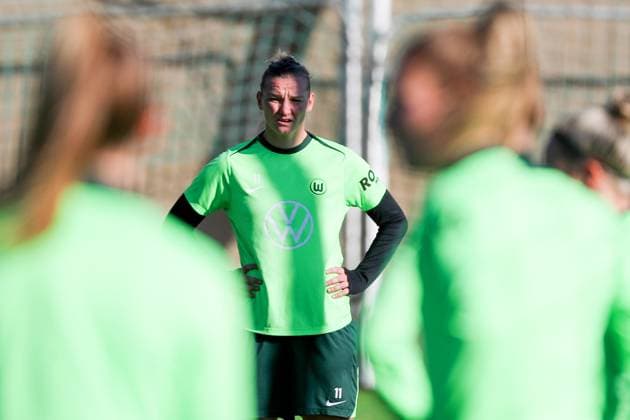VfL vs Olympique Lyon, CL Women, Preliminary Reports Wolfsburg, 16 10 2024, FOOTBALL VfL Wolfsburg vs Olympique Lyon, Group Round Champions League Women, Season 2024 25 VfL Wolfsburg Final Training, Alexandra Popp VfL Wolfsburg Wolfsburg Wolfsburg