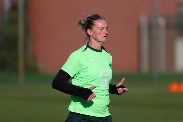 VfL vs Olympique Lyon, CL Women, Preliminary Reports Wolfsburg, 16 10 2024, FOOTBALL VfL Wolfsburg vs Olympique Lyon, Group Round Champions League Women, Season 2024 25 VfL Wolfsburg Final Training, Alexandra Popp VfL Wolfsburg Wolfsburg Wolfsburg
