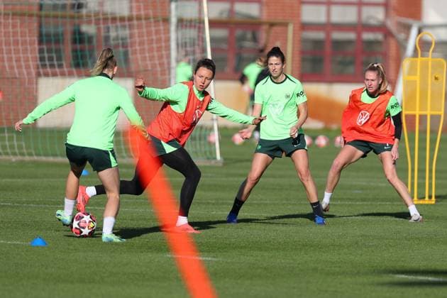 VfL vs Olympique Lyon, CL Women, Preliminary Reports Wolfsburg, 16 10 2024, FOOTBALL VfL Wolfsburg vs Olympique Lyon, Group Round Champions League Women, Season 2024 25 VfL Wolfsburg Final Training Wolfsburg