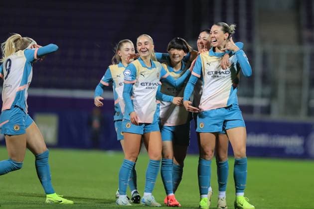 Vienna, Austria, October 16th, 2024: Alanna Kennedy (14 Manchester City) and team mates celebrate a goal during the UEFA womens champions league group stage match St Polten vs Manchester City at Viola Park, Vienna Tom Seiss SPP (Tom Seiss SPP) Copyright: xTomxSeissx xSPPx spp-en-ToSeSp-20241016 UWCL SKN vs Man City-2210