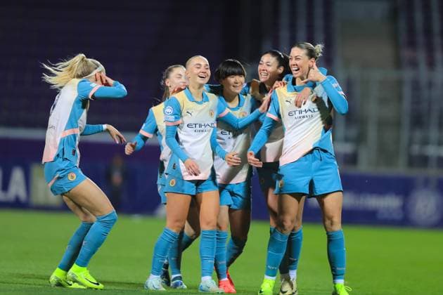 Sport Bilder des Tages Vienna, Austria, October 16th, 2024: Alanna Kennedy (14 Manchester City) and team mates celebrate a goal during the UEFA womens champions league group stage match St Polten vs Manchester City at Viola Park, Vienna Tom Seiss SPP (Tom Seiss SPP) Copyright: xTomxSeissx xSPPx spp-en-ToSeSp-20241016 UWCL SKN vs Man City-2212