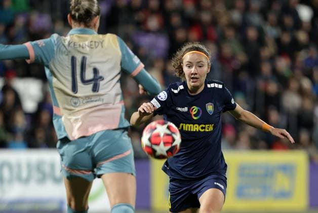 WOMEN SOCCER - UEFA CL, St.Poelten vs Man.City VIENNA,AUSTRIA,16.OCT.24 - WOMEN SOCCER - UEFA Women s Champions League, group stage, SKN Sankt Poelten vs Manchester City. Image shows Alanna Kennedy (Man.City) and Melanie Brunnthaler (St.Poelten).  GEPAxpictures xWalterxLuger