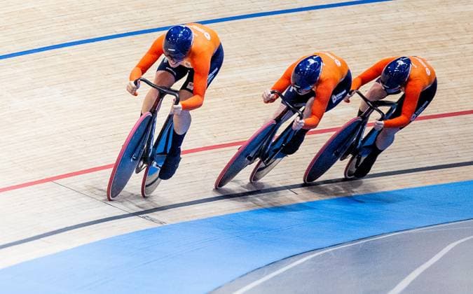 BALLERUP - Hettie van de Wouw, Steffie van der Peet and Kimberley Kalee during the team sprint final on the first day of the World Track cycling, Rad, Radsport, Bahnrad, Bahn Championships at the Ballerup Super Arena. ANP IRIS VAN DEN BROEK xVIxANPxSportx xxANPxIVx 511025172 originalFilename: 511025172.jpg