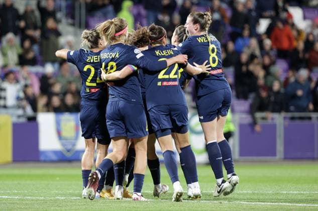 WOMEN SOCCER - UEFA CL, St.Poelten vs Man.City VIENNA,AUSTRIA,16.OCT.24 - WOMEN SOCCER - UEFA Women s Champions League, group stage, SKN Sankt Poelten vs Manchester City. Image shows the rejoicing of Melanie Brunnthaler (St.Poelten) and her team.  GEPAxpictures xWalterxLuger