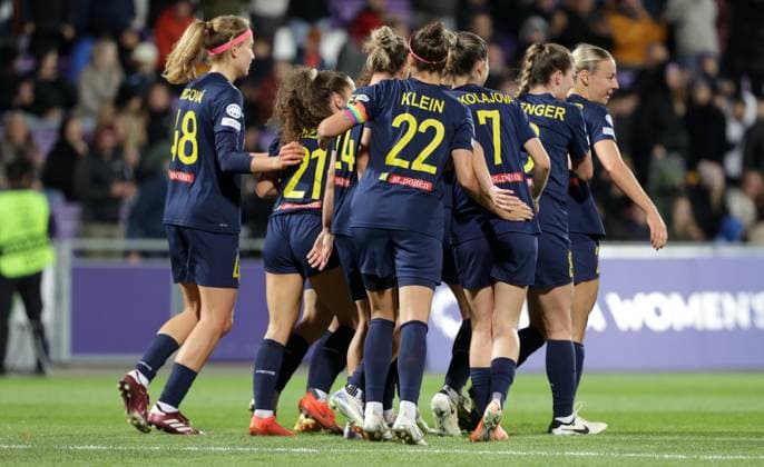 WOMEN SOCCER - UEFA CL, St.Poelten vs Man.City VIENNA,AUSTRIA,16.OCT.24 - WOMEN SOCCER - UEFA Women s Champions League, group stage, SKN Sankt Poelten vs Manchester City. Image shows the rejoicing of Melanie Brunnthaler (St.Poelten) and her team.  GEPAxpictures xWalterxLuger