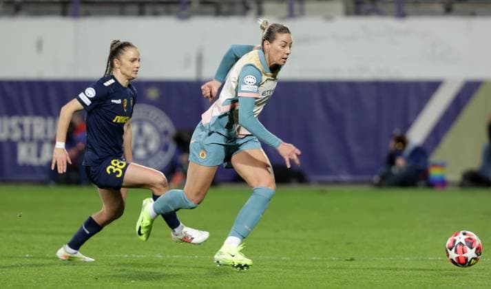 WOMEN SOCCER - UEFA CL, St.Poelten vs Man.City VIENNA,AUSTRIA,16.OCT.24 - WOMEN SOCCER - UEFA Women s Champions League, group stage, SKN Sankt Poelten vs Manchester City. Image shows Melike Pekel (St.Poelten) and Alanna Kennedy (Man.City).  GEPAxpictures xWalterxLuger