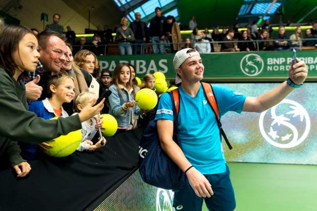 241016 Dominic Stricker of Switzerland celebrates with young supporters after competing in a men s singles tennis match during day 5 of the ATP 250 Nordic Open on October 16, 2024 in Stockholm Photo Sara Damne BILDBYRAN kod SD SD0014 tennis atp 250 nordic open day 5 bbeng jubel publik ungdom  Copyright: SARAxDAMNE BB241016SD040