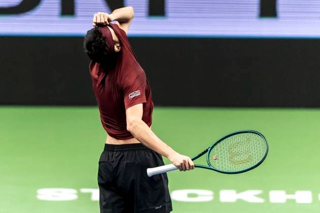 241016 Lorenzo Sonego of Italy looks dejected while competing in a men s singles tennis match during day 5 of the ATP 250 Nordic Open on October 16, 2024 in Stockholm Photo Sara Damne BILDBYRAN kod SD SD0014 tennis atp 250 nordic open day 5 bbeng depp  Copyright: SARAxDAMNE BB241016SD042