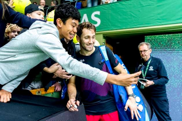 241016 Casper Ruud of Norway celebrates with young supporters after a men s singles tennis match during day 5 of the ATP 250 Nordic Open on October 16, 2024 in Stockholm Photo Sara Damne BILDBYRAN kod SD SD0014 tennis atp 250 nordic open day 5 bbeng jubel publik ungdom  Copyright: SARAxDAMNE BB241016SD045