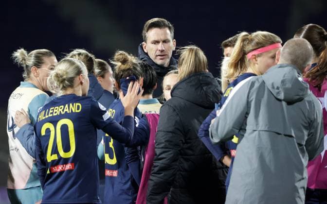 WOMEN SOCCER - UEFA CL, St.Poelten vs Man.City VIENNA,AUSTRIA,16.OCT.24 - WOMEN SOCCER - UEFA Women s Champions League, group stage, SKN Sankt Poelten vs Manchester City. Image shows the rejoicing of head coach Gareth Taylor (Man.City) and his team.  GEPAxpictures xWalterxLuger