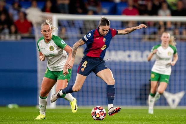 241016 Cathinka Tandberg of Hammarby and Maria Leon of Barcelona during the Women s Champions League football match between Barcelona and Hammarby on October 16, 2024 in Barcelona Photo Johanna Säll BILDBYRAN kod JL JL0454 fotboll football soccer fotball uefa womens champions league barcelona hammarby dam bbeng  Copyright: JOHANNAxSÄLL BB241016BB696