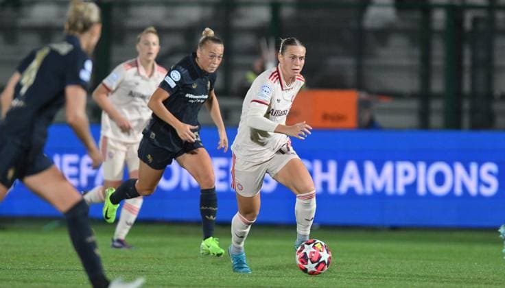 October 16, 2024, Turin, Italy: Bayern Munich s Klara Bhul in action during the UEFA Champions League Woman soccer match Juventus FC vs FC Bayern Monaxo at the Pozzo-La Marmora Stadium in Biella, Italy, 16 October 2024. UEFA Champions League Woman: Juventus FC vs FC Bayern Monaxo  - ZUMAa110 20241016_zaf_a110_073 Copyright: xAlessandroxDixMarcox