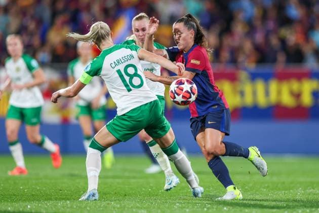 Barcelona, Spain, Oct 15th 2024: Claudia Pina (9 FC Barcelona, Barca and Alice Carlsson (18 Hammarby) in action during the UEFA Womens Champions League football match between FC Barcelona and Hammarby at the Johan Cruyff Stadium in Barcelona, Spain (Judit Cartiel SPP) Copyright: xJuditxCartiel SPPx spp-en-JuCa-JUCA3227