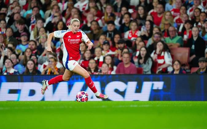 Alessia Russo of Arsenal Women FC dribbles the ball during the UEFA Women s Champions league match against Valerenga Arsenal Women v Valerenga Women, UEFA Women s Champions League, Group C, Emirates Stadium, London, UK - 16 Oct 2024 Editorial use only  Copyright: xJavierxGarcia Shutterstockx 14783004ag