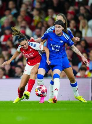 Mariona Caldentey of Arsenal Women FC battle for the ball against Linn Vickius of Valerenga during their match UEFA Women s Champions league Arsenal Women v Valerenga Women, UEFA Women s Champions League, Group C, Emirates Stadium, London, UK - 16 Oct 2024 Editorial use only  Copyright: xJavierxGarcia Shutterstockx 14783004ad
