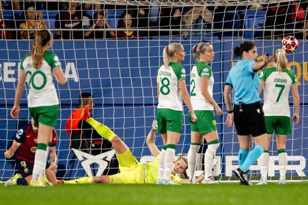 241016 Goalkeeper Anna Tamminen of Hammarby looks dejected after the 2 0 goal during the Women s Champions League football match between Barcelona and Hammarby on October 16, 2024 in Barcelona Photo Johanna Säll BILDBYRAN kod JL JL0454 fotboll football soccer fotball uefa womens champions league barcelona hammarby dam bbeng depp  Copyright: JOHANNAxSÄLL BB241016BB746