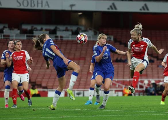 London, England, 16th October 2024. Leah Williamson of Arsenal heads the ball towards goal but fails to score during the UEFA Womens Champions League match at the Emirates Stadium, London. Picture credit should read: Paul Terry Sportimage EDITORIAL USE ONLY. No use with unauthorised audio, video, data, fixture lists, club league logos or live services. Online in-match use limited to 120 images, no video emulation. No use in betting, games or single club league player publications. SPI-3383-0010