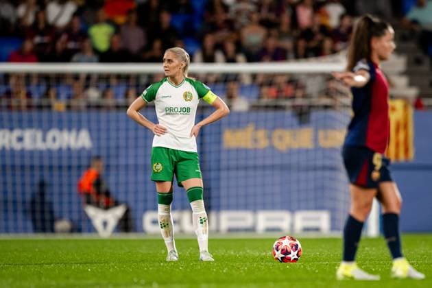 241016 Alice Carlsson of Hammarby during the Women s Champions League football match between Barcelona and Hammarby on October 16, 2024 in Barcelona Photo Johanna Säll BILDBYRAN kod JL JL0454 fotboll football soccer fotball uefa womens champions league barcelona hammarby dam bbeng depp  Copyright: JOHANNAxSÄLL BB241016BB756