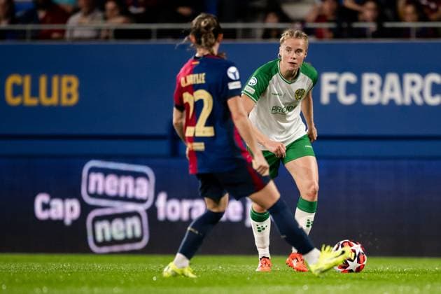 241016 Julie Blakstad of Hammarby during the Women s Champions League football match between Barcelona and Hammarby on October 16, 2024 in Barcelona Photo Johanna Säll BILDBYRAN kod JL JL0454 fotboll football soccer fotball uefa womens champions league barcelona hammarby dam bbeng  Copyright: JOHANNAxSÄLL BB241016BB761