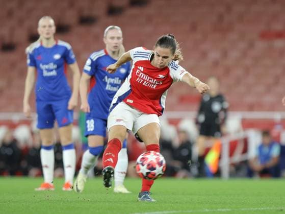 North London, England, October 16 2024: Laia Codina (5 Arsenal) shoots from distance during the UEFA Womens Champions League game between Arsenal and Valerenga at Emirates Stadium in North London, England. (Jay Patel SPP) Copyright: xJayxPatel SPPx spp-en-JaPa-ARSvVAL_20241016_0027