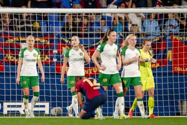 241016 Players of Hammarby look dejected after the 5 0 goal during the Women s Champions League football match between Barcelona and Hammarby on October 16, 2024 in Barcelona Photo Johanna Säll BILDBYRAN kod JL JL0454 fotboll football soccer fotball uefa womens champions league barcelona hammarby dam bbeng depp  Copyright: JOHANNAxSÄLL BB241016BB777