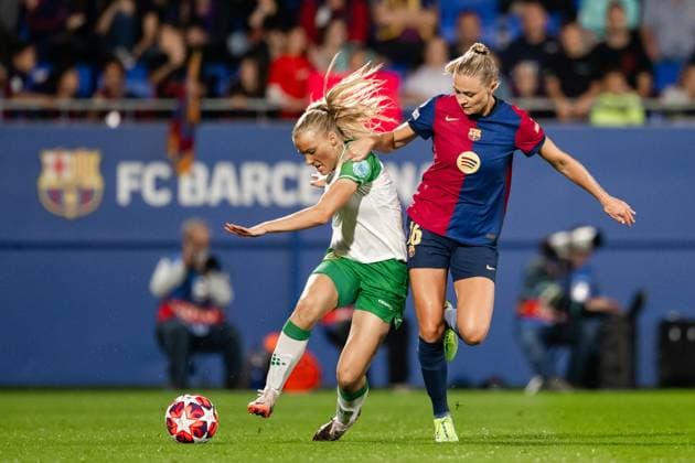 241016 Smilla Holmberg of Hammarby and Fridolina Rolfö of Barcelona during the Women s Champions League football match between Barcelona and Hammarby on October 16, 2024 in Barcelona Photo Johanna Säll BILDBYRAN kod JL JL0454 fotboll football soccer fotball uefa womens champions league barcelona hammarby dam bbeng  Copyright: JOHANNAxSÄLL BB241016BB805