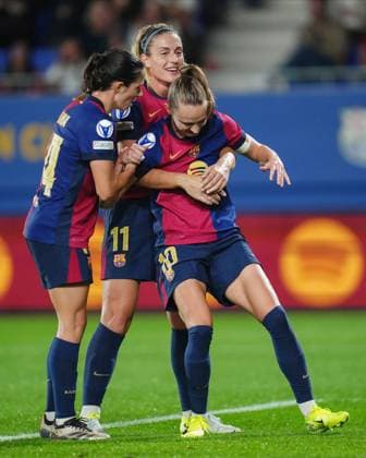 ESP: FC Barcelona, Barca v Hammarby. UEFA Women™s Champions League match. Caroline Graham Hansen of FC Barcelona celebrates with his teammates Alexia Putellas and Aitana Bonmati of FC Barcelona after scoring goal during the UEFA Women™s Champions League match, Group D, date 2, between FC Barcelona and Hammarby played at Johan Cruyff Stadium on October 16, 2024 in Barcelona Spain. kpng Copyright: xBaguxBlancox xPRESSINPHOTOx PS_241016_BAR_HAM_040