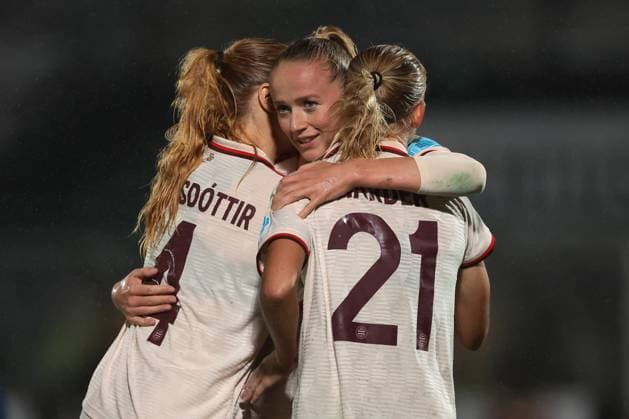 Sport Bilder des Tages Biella, Italy, 16th October 2024. Pernille Harder of Bayern Munchen celebrates with team mates after scoring to give the side a 2-0 lead during the UEFA Womens Champions League match at Stadio Comunale Vittorio Pozzo Lamarmora, Biella. Picture credit should read: Jonathan Moscrop Sportimage EDITORIAL USE ONLY. No use with unauthorised audio, video, data, fixture lists, club league logos or live services. Online in-match use limited to 120 images, no video emulation. No use in betting, games or single club league player publications. SPI-3372-0013