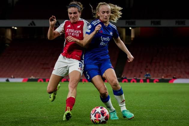 London, England, October 16 2024: Mariona Caldentey (8 Arsenal) and Michaela Kovacs (3 Valerenga) in action during the UEFA Womens Champions League game between Arsenal and Valerenga at Emirates Stadium in London, England. (Pedro Porru SPP) Copyright: xPedroxPorrux xSPPx spp-en-PePoSp-4F8A0383_DxO