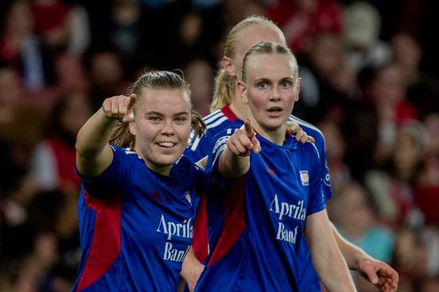London, England, October 16 2024: Olaug Tvedten (10 Valerenga) celebrates her goal with Katrina Saevik (21 Valerenga) during the UEFA Womens Champions League game between Arsenal and Valerenga at Emirates Stadium in London, England. (Pedro Porru SPP) Copyright: xPedroxPorrux xSPPx spp-en-PePoSp-4F8A0191_DxO