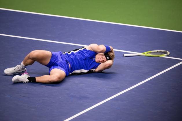 241017 Alejandro Davidovich Fokina of Spain in pain during a men s singles tennis match during day 6 of the ATP 250 Nordic Open on October 17, 2024 in Stockholm Photo Jesper Zerman BILDBYRAN kod JZ JZ0581 tennis atp 250 nordic open day 6 bbeng  Copyright: JESPERxZERMAN BB241017JZ010