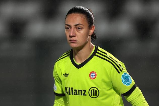 Football, Women, FC Bayern Munich, Goalkeeper Maria Luisa Mala Grohs out indefinitely