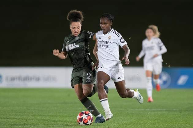 UEFA Women s Champions League - Real Madrid vs Celtic club woman MADRID, SPAIN -October 17: Linda Caicedo of Real Madrid women and Celya Barclais of Celtic football club woman fight for the ball during the UEFA Women s Champions League match between Real Madrid and Celtic club woman at Alfredo Di Stefano stadium in Madrid. (Photo by Guillermo Martinez) Madrid Alfredo Di Stefano Stadium Spain Copyright: xGuillermoxMartinezx
