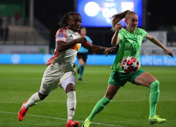 VfL vs Olympique Lyon, CL Women Wolfsburg, 17 10 2024, FOOTBALL VfL Wolfsburg vs Olympique Lyon, group round Champions League Women, season 2024 25 Melchie Dumornay Olympique Lyon , Janina Minge VfL Wolfsburg Wolfsburg Wolfsburg