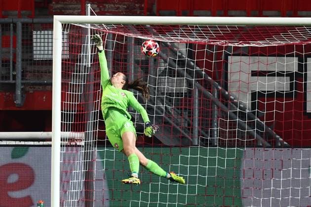 ENSCHEDE - FC Twente goalkeeper Olivia Clark during the UEFA Champions League women s match between FC Twente and Chelsea FC at Stadion De Grolsch Veste on Oct. 17, 2024 in Enschede, Netherlands. ANP VINCENT JANNINK UEFA Women s Champions League 2024 25 Group Stage MD1 2024 25 xVIxANPxSportx xxANPxIVx 511096464 originalFilename: 511096464.jpg