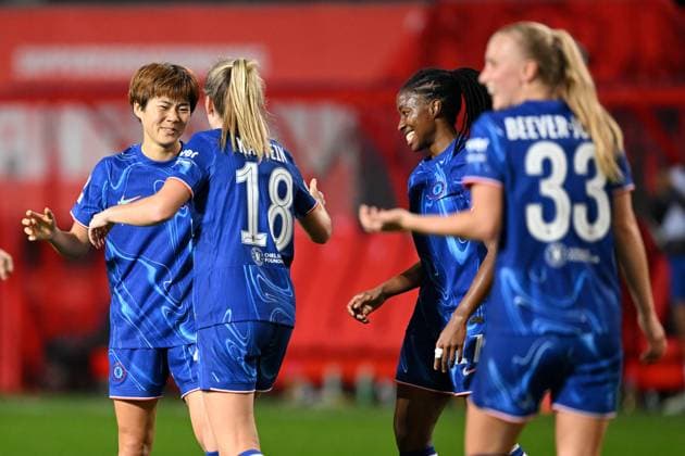 ENSCHEDE - Maika Hamano of Chelsea celebrates the 0-2 during the UEFA Champions League women s match between FC Twente and Chelsea FC at Stadion De Grolsch Veste on Oct. 17, 2024 in Enschede, Netherlands. ANP Hollandse Hoogte UEFA Women s Champions League 2024 25 Group Stage MD1 2024 25 xVIxANPxSportx xGerritxvanxKeulenxIVx 511096497 originalFilename: 511096497.jpg