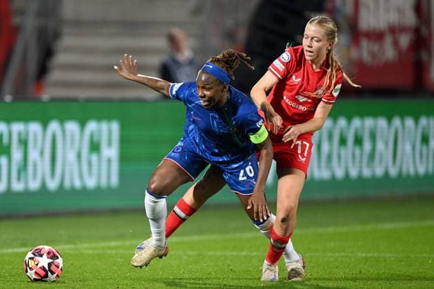 ENSCHEDE - (l-r) Kadeisha Buchanan of Chelsea, Amanda Andradottir of FC Twente during the UEFA Champions League women s match between FC Twente and Chelsea FC at Stadion De Grolsch Veste on Oct. 17, 2024 in Enschede, Netherlands. ANP Hollandse Hoogte UEFA Women s Champions League 2024 25 Group Stage MD1 2024 25 xVIxANPxSportx xGerritxvanxKeulenxIVx 511097307 originalFilename: 511097307.jpg