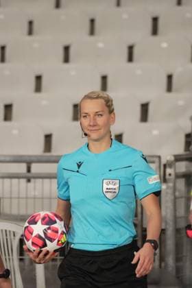 Referee Tess Olofsson during the UEFA Women s Champions League match between Galatasaray A.S. and AS Roma at Ataturk Olympic Stadium on October 17, 2024 in Istanbul, Turkey. Istanbul Ataturk Olympic Stadium Turkey Copyright: xSeskimphotox Galatasaray-Roma-171024 (70)