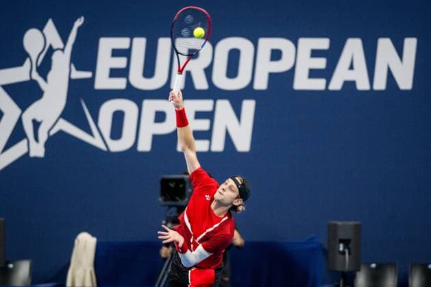 Belgian Zizou Bergs pictured in action during a tennis match in the round of 16 of the singles competition at the ATP, Tennis Herren European Open Tennis tournament in Antwerp, Thursday 17 October 2024. JASPERxJACOBS  x102812300x