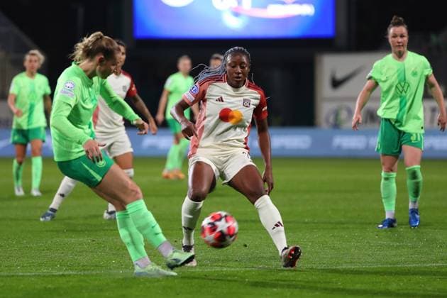 VfL vs Olympique Lyon, CL Women Wolfsburg, 17 10 2024, FOOTBALL VfL Wolfsburg vs Olympique Lyon, group round Champions League Women, season 2024 25 Jule Brand VfL Wolfsburg , Kadidiatou Diani Olympique Lyon Wolfsburg