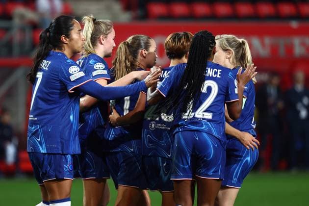 ENSCHEDE - Chelsea celebrate Guro Reiten s 0-3 during the UEFA Champions League women s match between FC Twente and Chelsea FC at Stadion De Grolsch Veste on Oct. 17, 2024 in Enschede, Netherlands. ANP VINCENT JANNINK UEFA Women s Champions League 2024 25 Group Stage MD1 2024 25 xVIxANPxSportx xxANPxIVx 511102135 originalFilename: 511102135.jpg