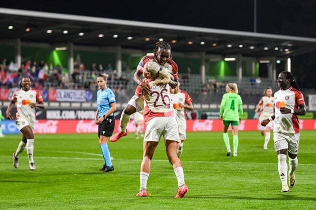 Soccer I Women I 2024 2025 season I Champions League I VfL Wolfsburg Olympique Lyon I 17 10 2024 Goal celebration Melchie Dumornay 6, Olympique Lyon jumps high on Lindsey Horan 26, Olympique Lyon , Melchie Dumornay 6, Olympique Lyon has previously taken the penalty when she was fouled by Minge in the penalty area, Lindsey Horan 26, Olympique Lyon has converted the penalty to make it 2 0 Wolfsburg AOK Stadion Niedersachsen Germany Copyright: xLobeca InesxHähnelx