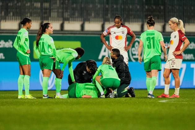 UEFA Womens Champions League VfL Wolfsburg Olympique Lyonnais 17 10 2024 Alexandra Popp VfL Wolfsburg, 11, 100 UEFA Champions League match must be treated on the pitch UEFA Womens Champions League VfL Wolfsburg Olympique Lyonnais, Wolfsburg, AOK Stadion on 17 10 2024 Copyright: xBEAUTIFULxSPORTS Wunderlx