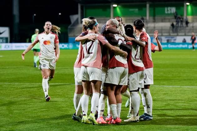 Wolfsburg, Germany, October 17th 2024: Lindsey Horan (26 Olympique Lyonnais) with teammates after scoring her teams second goal during the UEFA Womens Champions League Group stage football match between VfL Wolfsburg and Olympique Lyonnais at AOK Stadion in Wolfsburg, Germany. (Daniela Porcelli SPP) Copyright: xDanielaxPorcellix xSPPx spp-en-DaPoSp-20241017-_DP23641-3