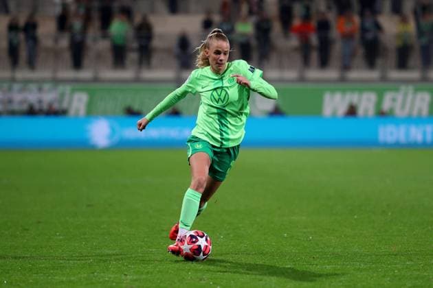 VfL vs Olympique Lyon, CL Women Wolfsburg, 17 10 2024, FOOTBALL VfL Wolfsburg vs Olympique Lyon, group round Champions League Women, season 2024 25 Vievien Endemann VfL Wolfsburg Wolfsburg