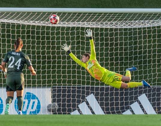 October 17, 2024, Valdebebas, Madrid, Spain: Real Madrid s Caroline Weir (not pictured) scores the first goal on Celtic goalkeeper KELSEY DAUGHERTY during Women s Soccer 2024: Real Madrid 4:0 Celtic. Valdebebas Spain - ZUMAc312 20241017_spo_c312_032 Copyright: xOscarxManuelxSanchezx