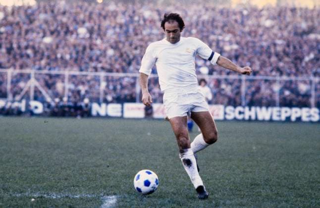 791215 Football, La Liga, Spain, 1979 80, Malaga Real Madrid Real Madrid captain Pirri Jose Martinez Sanchez  Copyright: BILDBYRAN BB791215BB021